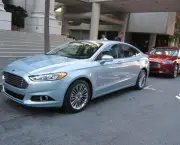 Ford Fusion Hybrid 2013 (3)