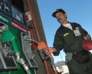 Desabasto de gasolina en la ciudad, en algunas gasolineras slo se despacha gasolina Premium.
Quertaro, Qro.
2 de enero del 2006.
Foto Demin Chvez / procesofoto / Qro