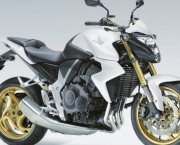 honda-cb1000r-2013-blanca_01