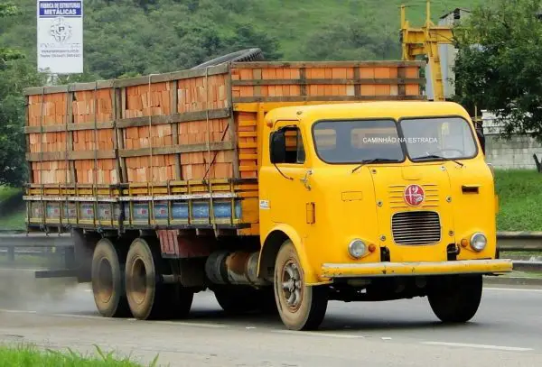 Caminhão Alfa Romeo 210 | Autos - Cultura Mix